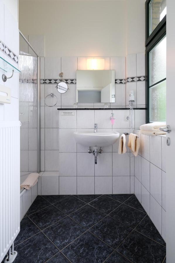 Gutshaus Redewisch Hotel & Restaurant Boltenhagen  Dış mekan fotoğraf