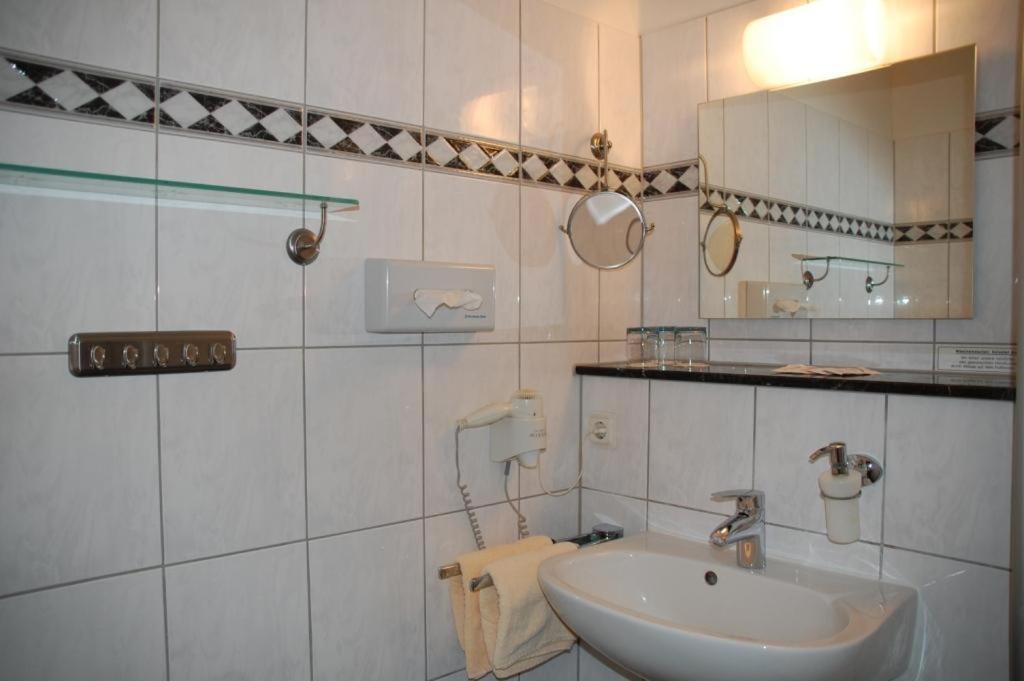 Gutshaus Redewisch Hotel & Restaurant Boltenhagen  Dış mekan fotoğraf